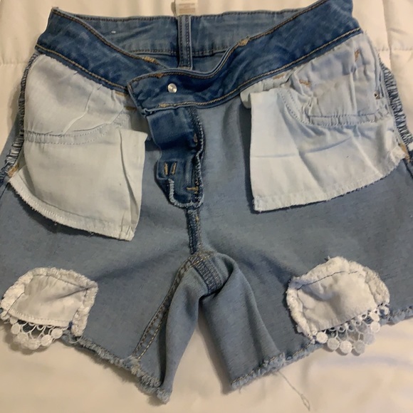 NWOT Jean Shorts with White Lace Trim - Picture 7 of 7
